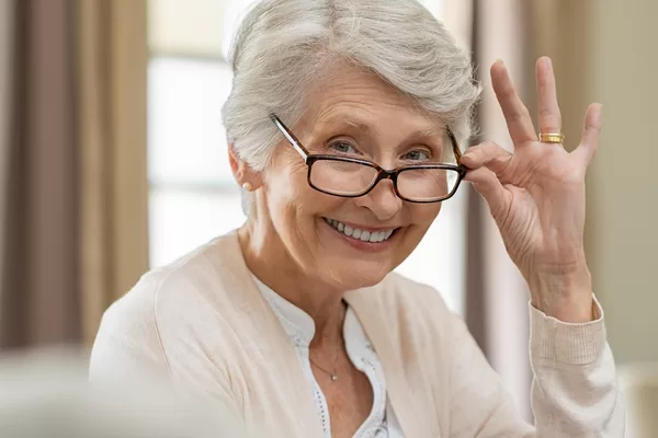 Soins oculaires chez les personnes âgées