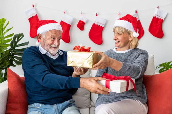 Idées de cadeaux de Noël adaptés aux plus de 50 ans