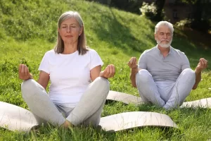 Retraites yoga et bien-être en couple : guérir ensemble