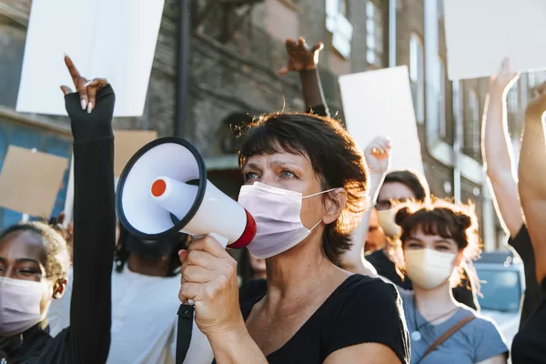 Montréal en Mouvement : Grève Générale et Impacts